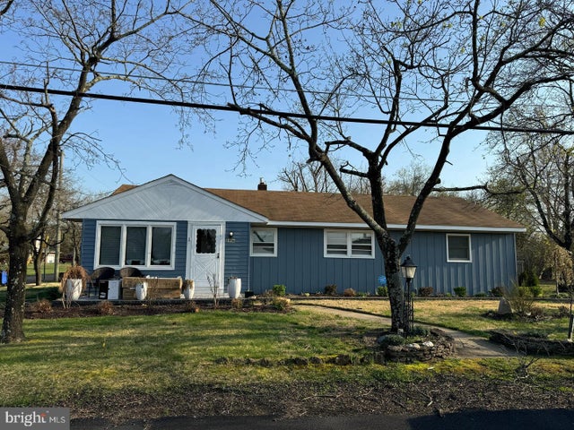 2006 A AVENUE