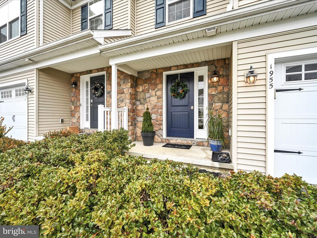 Photo of 1955 Edington Place, Lancaster, PA 17603 (MLS # PALA2045694)