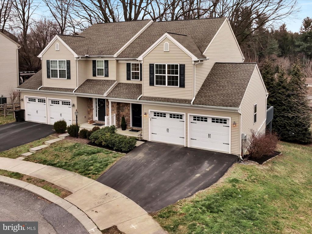 Photo of 1955 Edington Place, Lancaster, PA 17603 (MLS # PALA2045694)