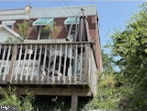 Attention investors and DIY enthusiasts! Multiple exit strategies: finish this remodel then either flip, rent or
move in! Home being sold as is. Cash preferred but will consider financed all offers.