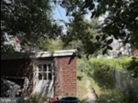 627 WALNUT STREET