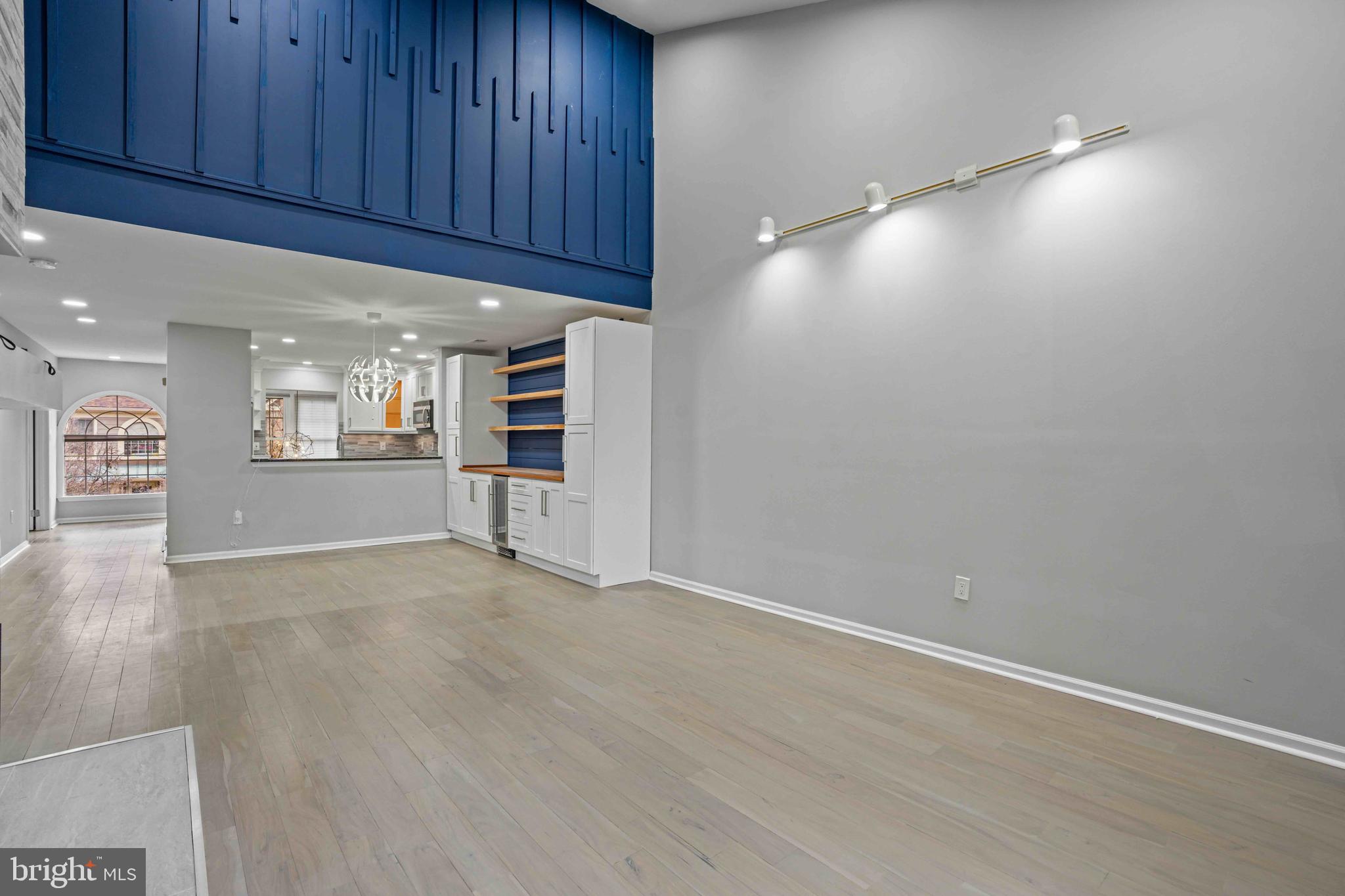 LUXBERRY COURTS - Residential