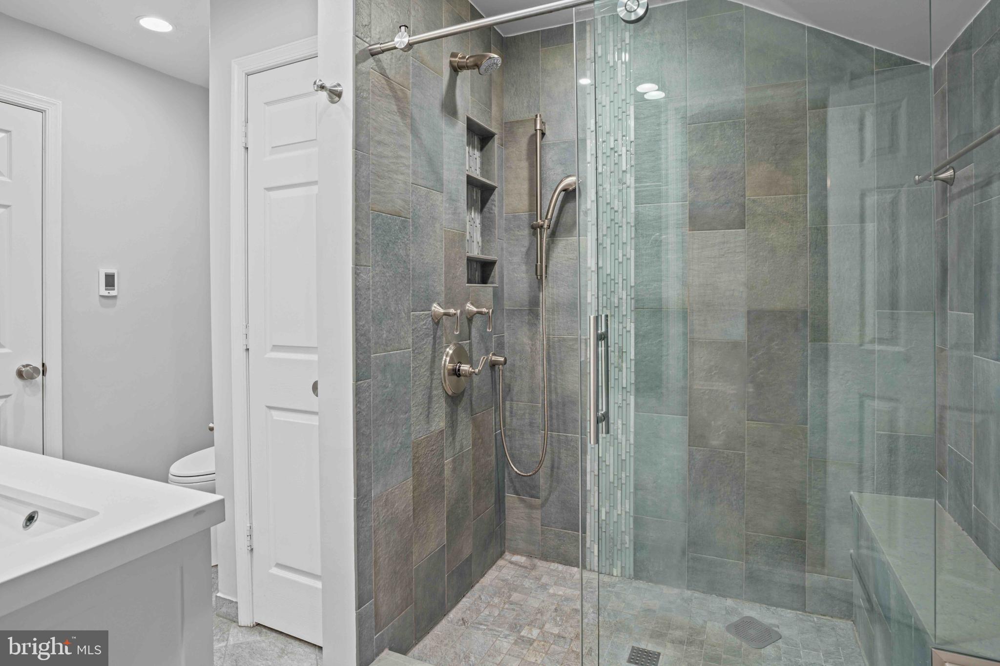 LUXBERRY COURTS - Residential