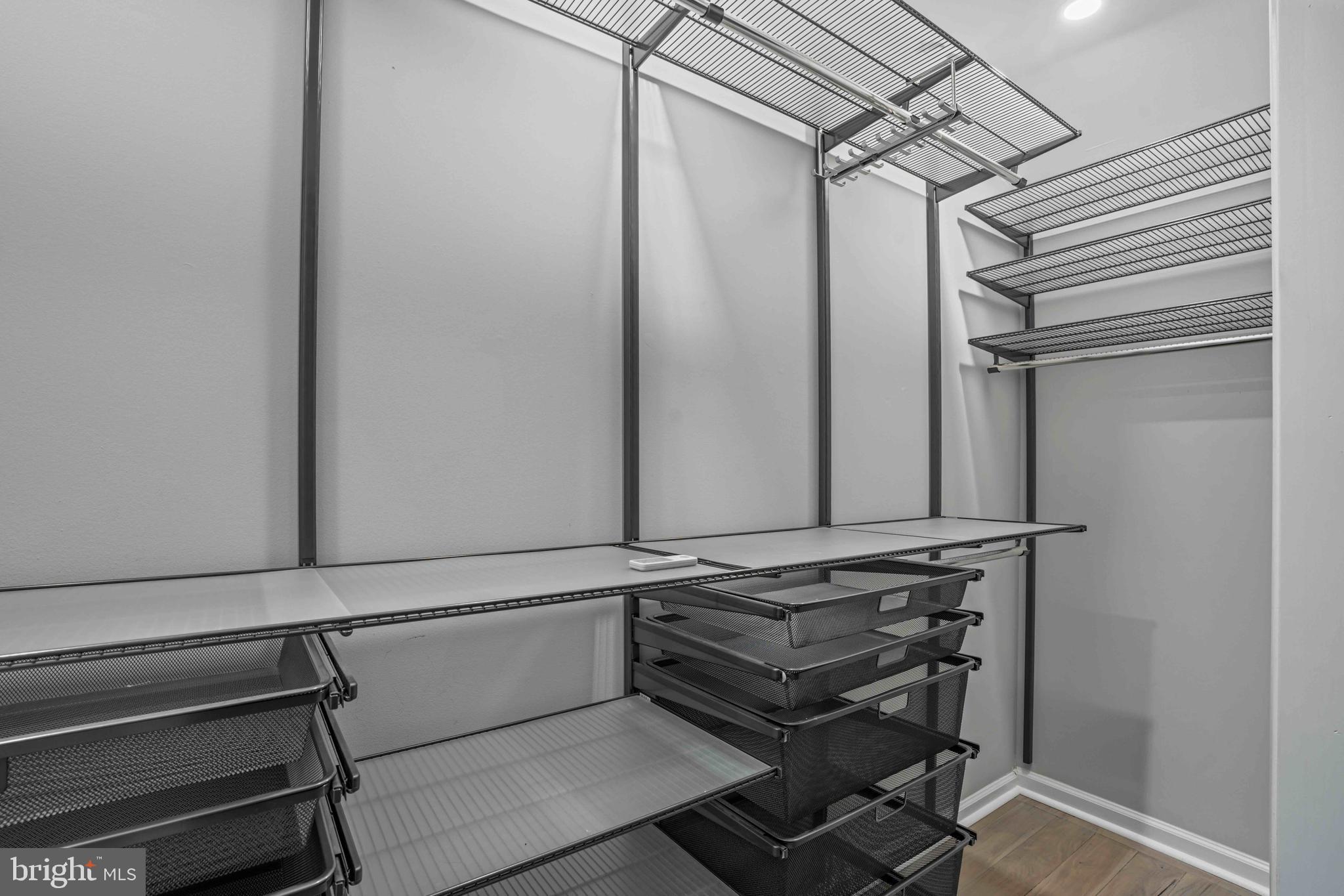 LUXBERRY COURTS - Residential