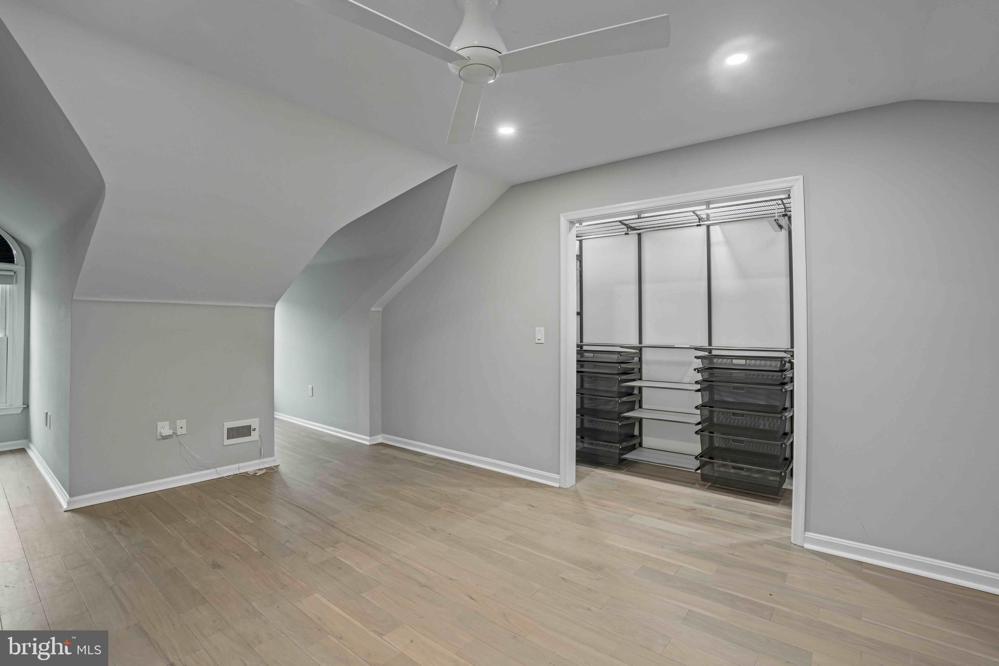 LUXBERRY COURTS - Residential