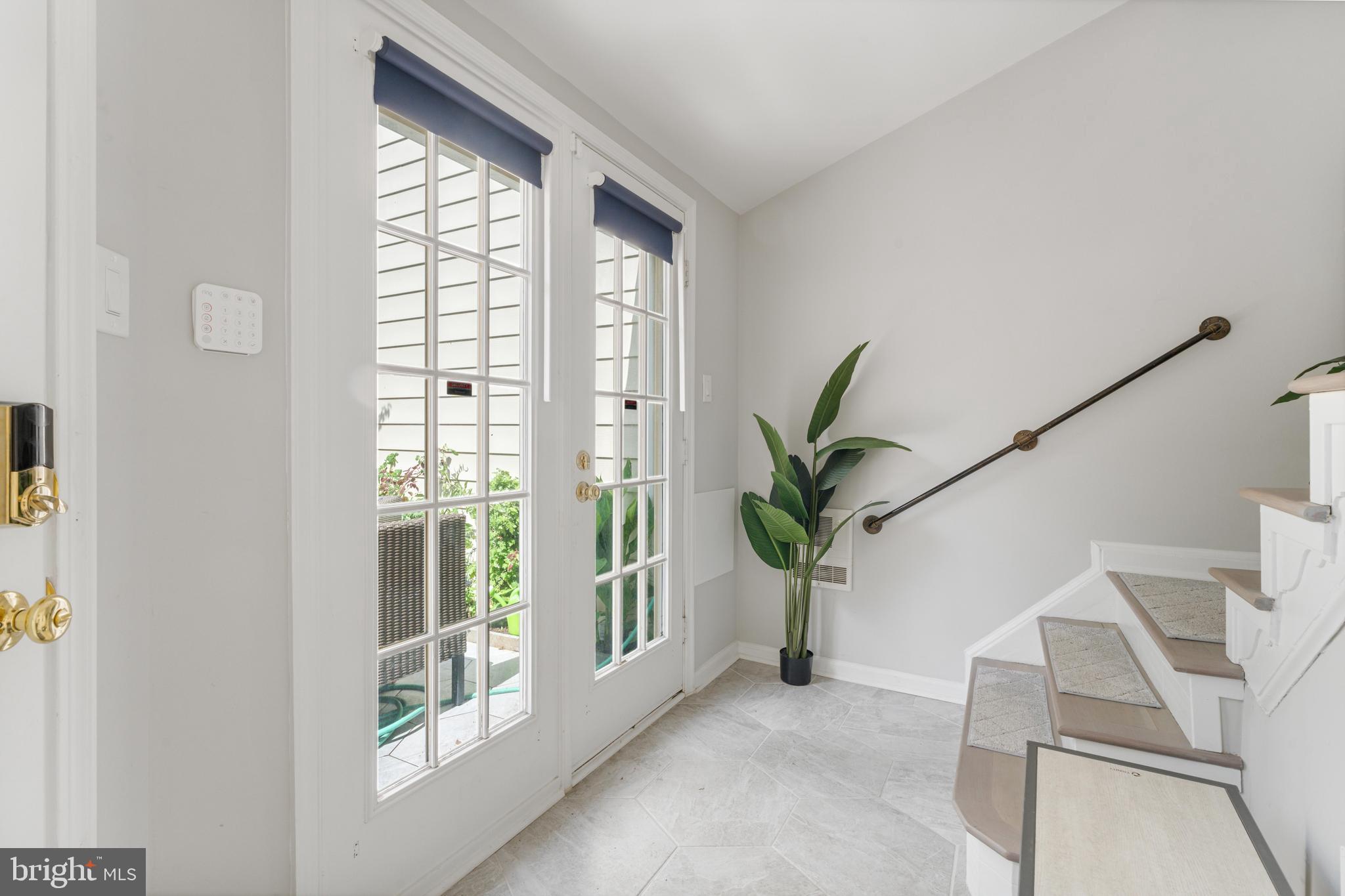 LUXBERRY COURTS - Residential