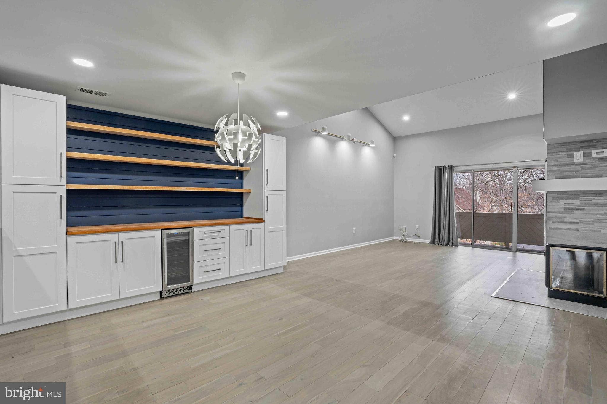 LUXBERRY COURTS - Residential