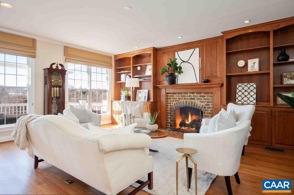 THE ROCKS - Residential