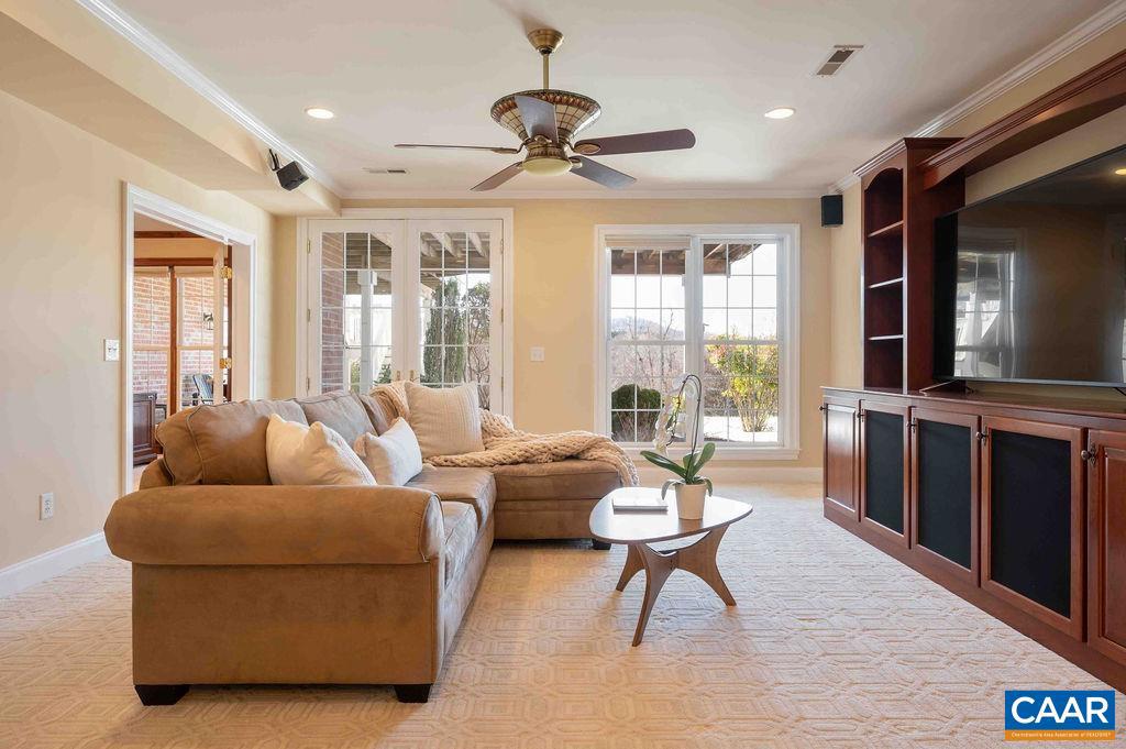 THE ROCKS - Residential