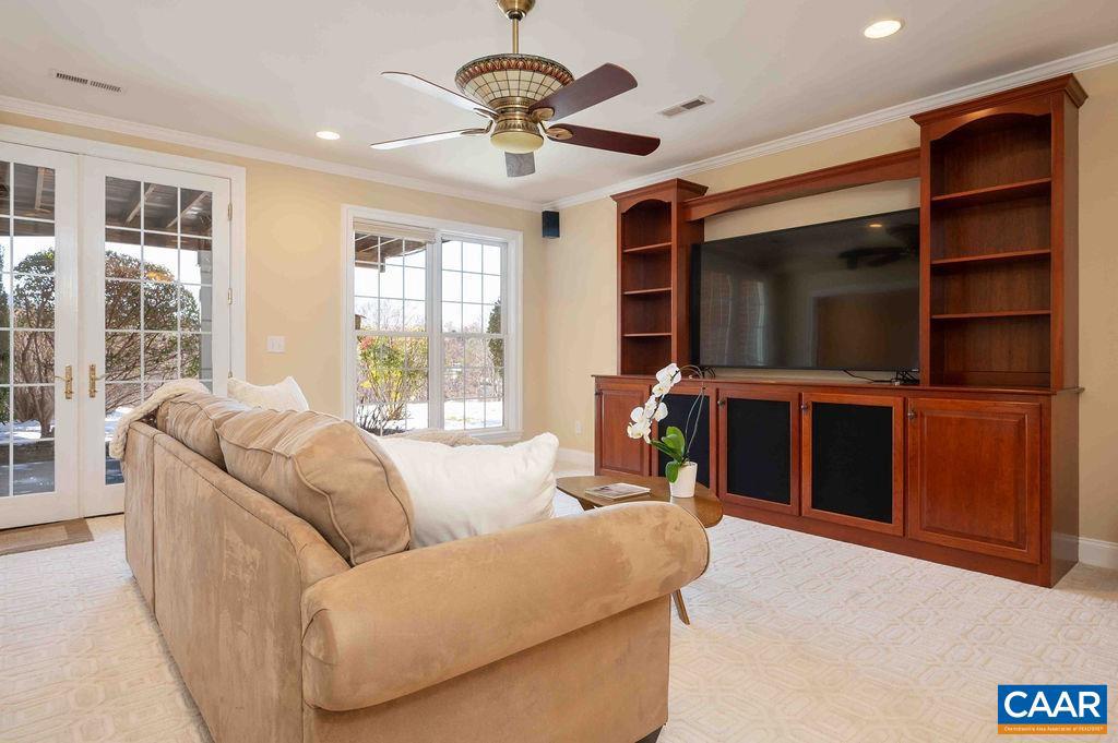 THE ROCKS - Residential