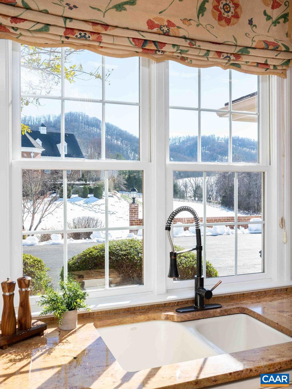 THE ROCKS - Residential