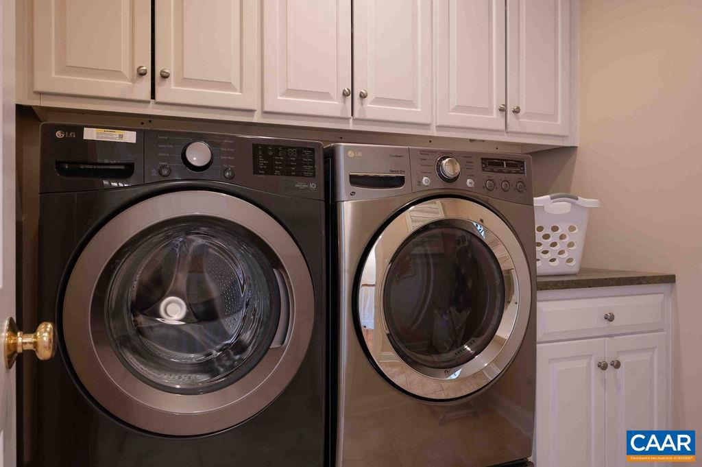 THE ROCKS - Residential