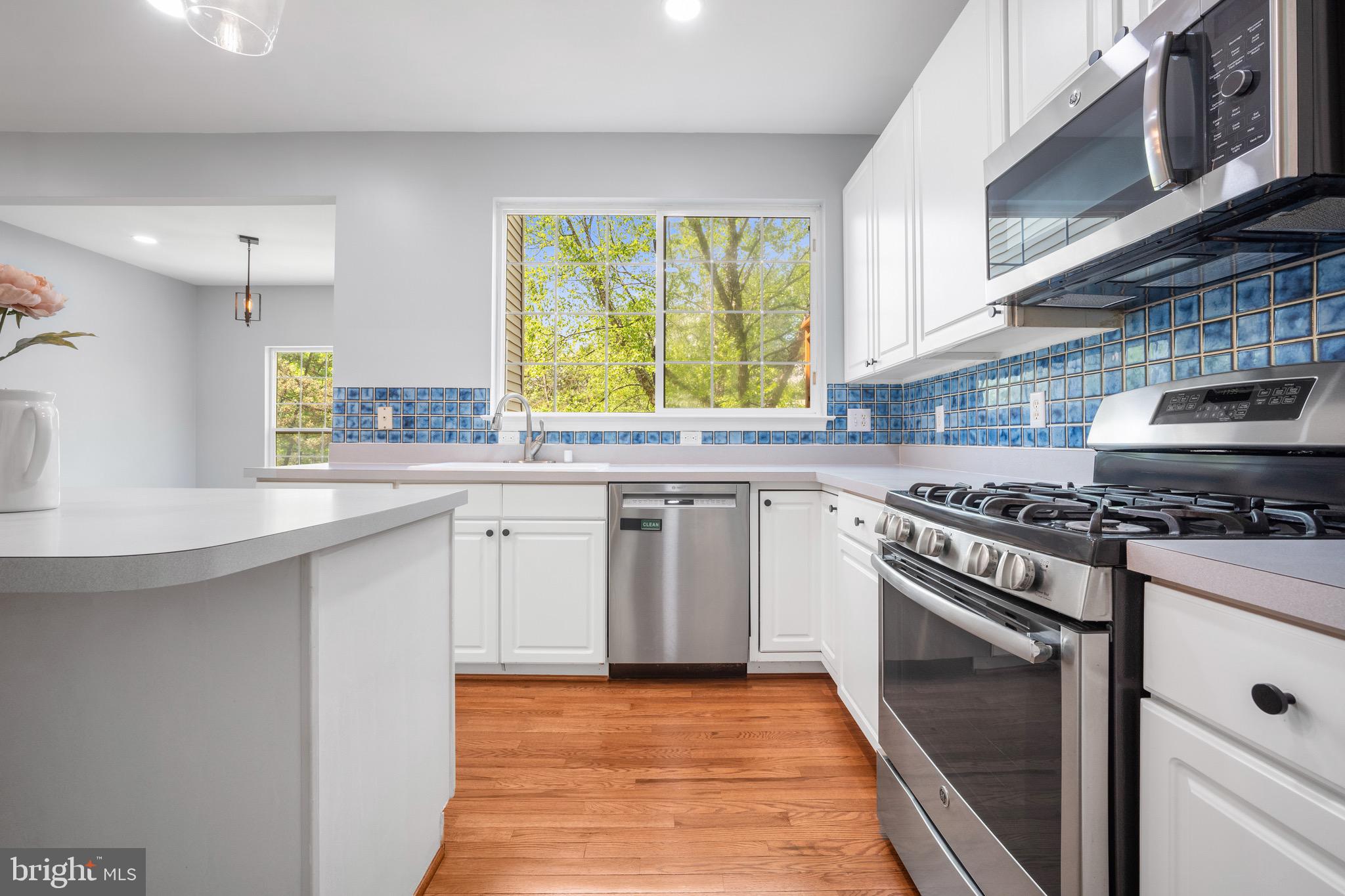 ISLAND CREEK - Residential