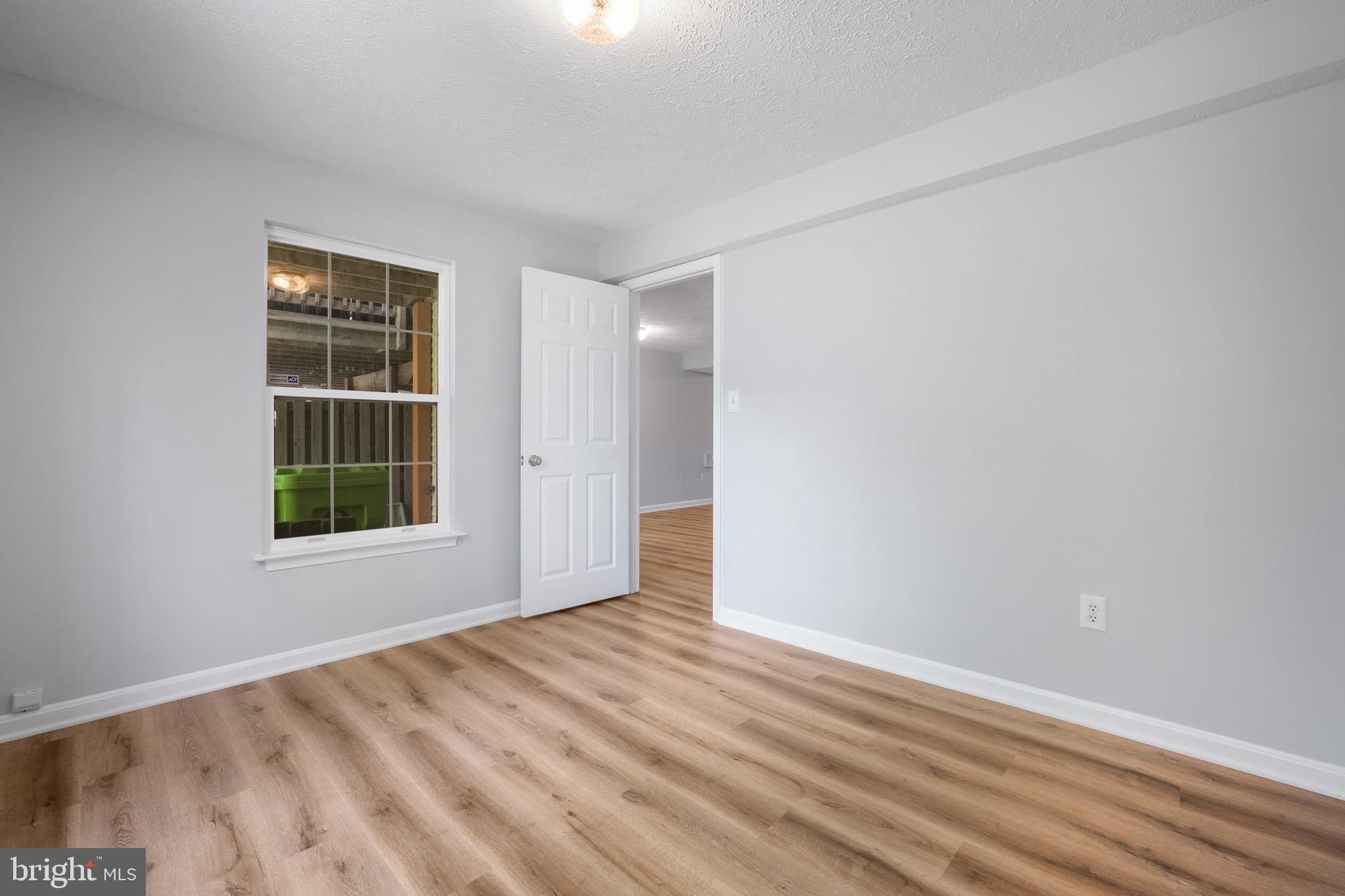 ISLAND CREEK - Residential