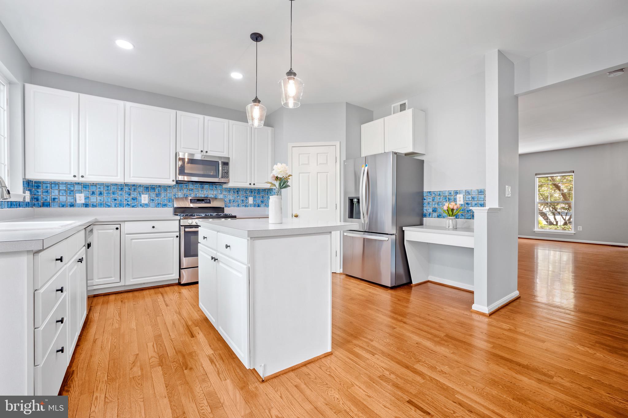 ISLAND CREEK - Residential