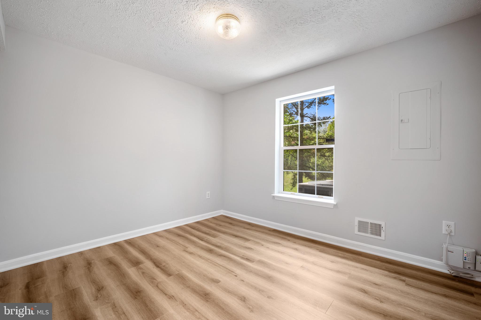 ISLAND CREEK - Residential