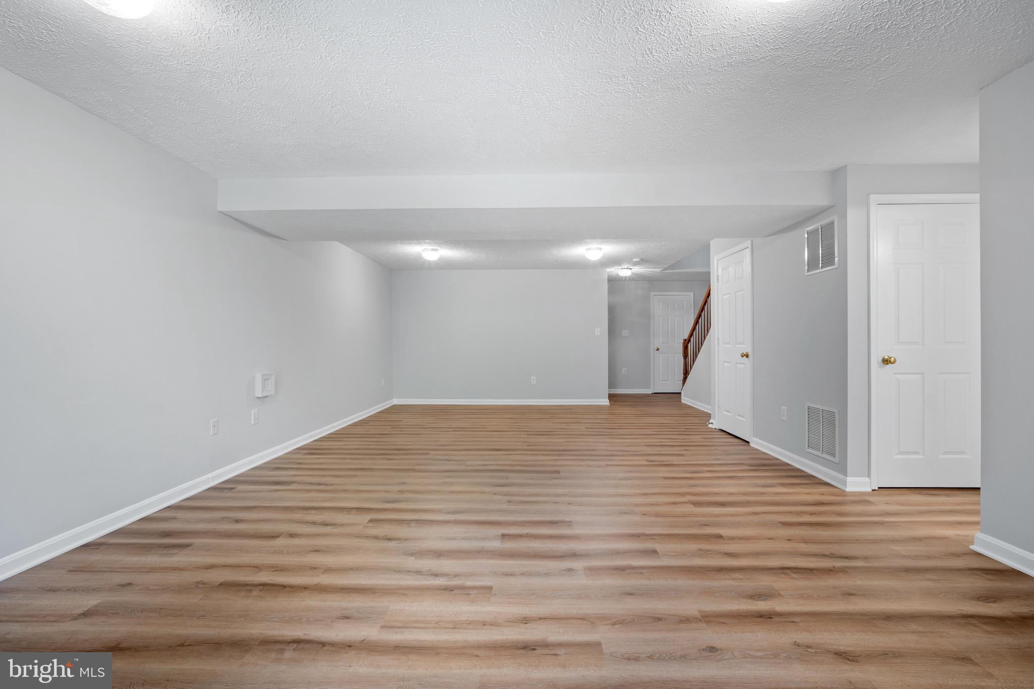 ISLAND CREEK - Residential