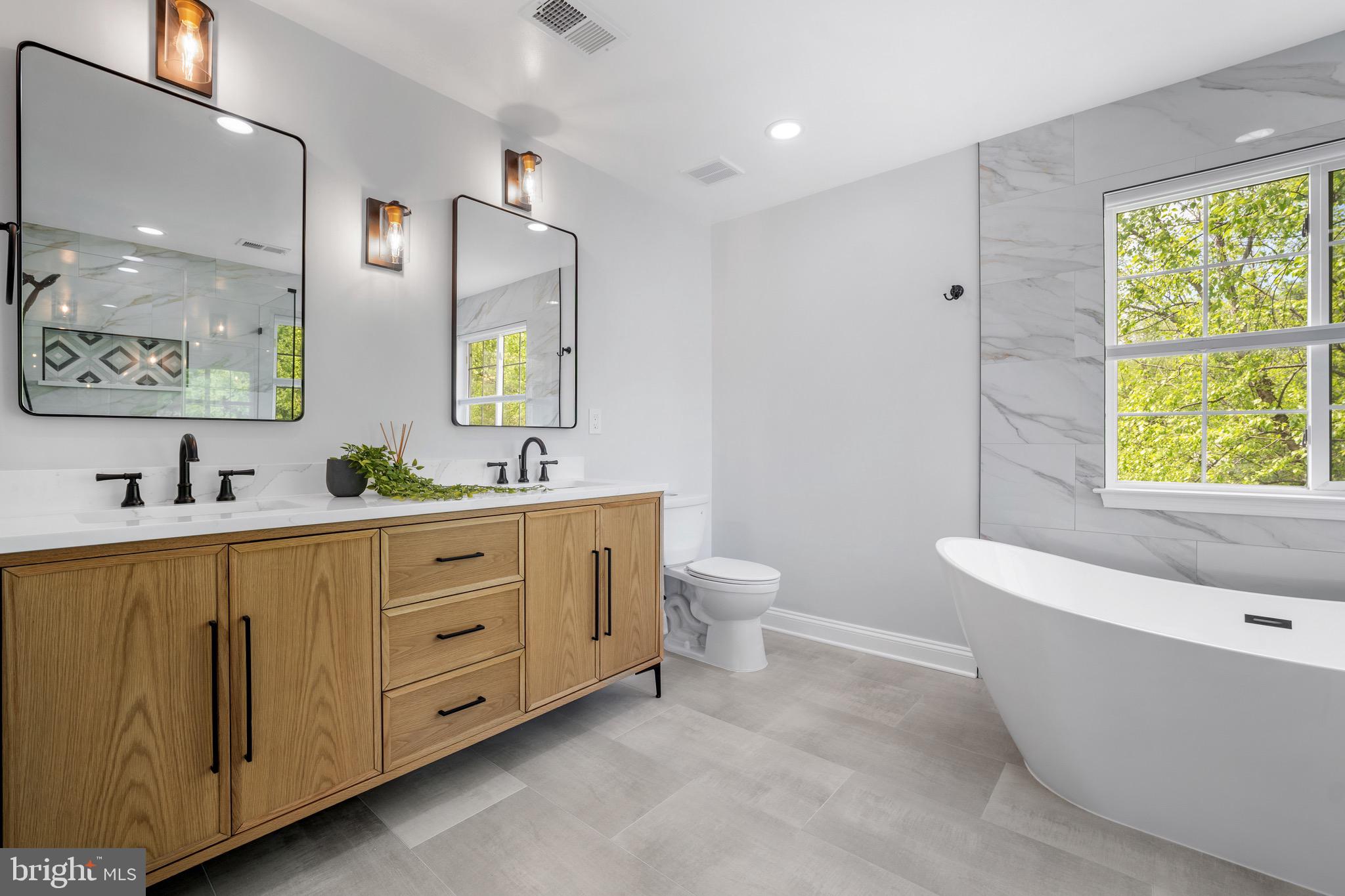 ISLAND CREEK - Residential