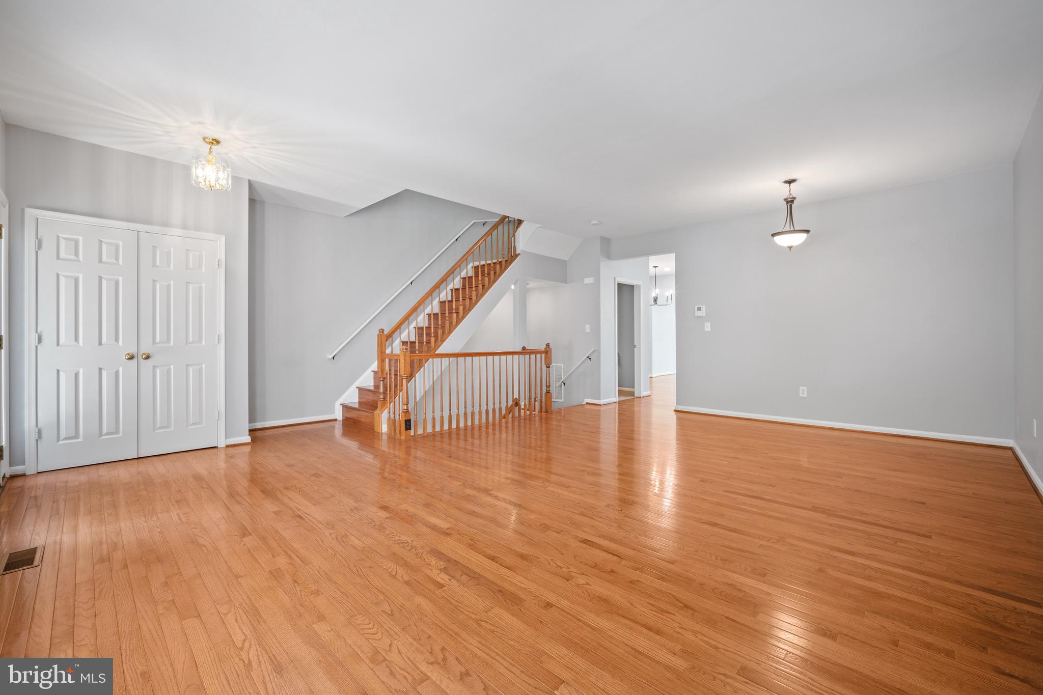 ISLAND CREEK - Residential