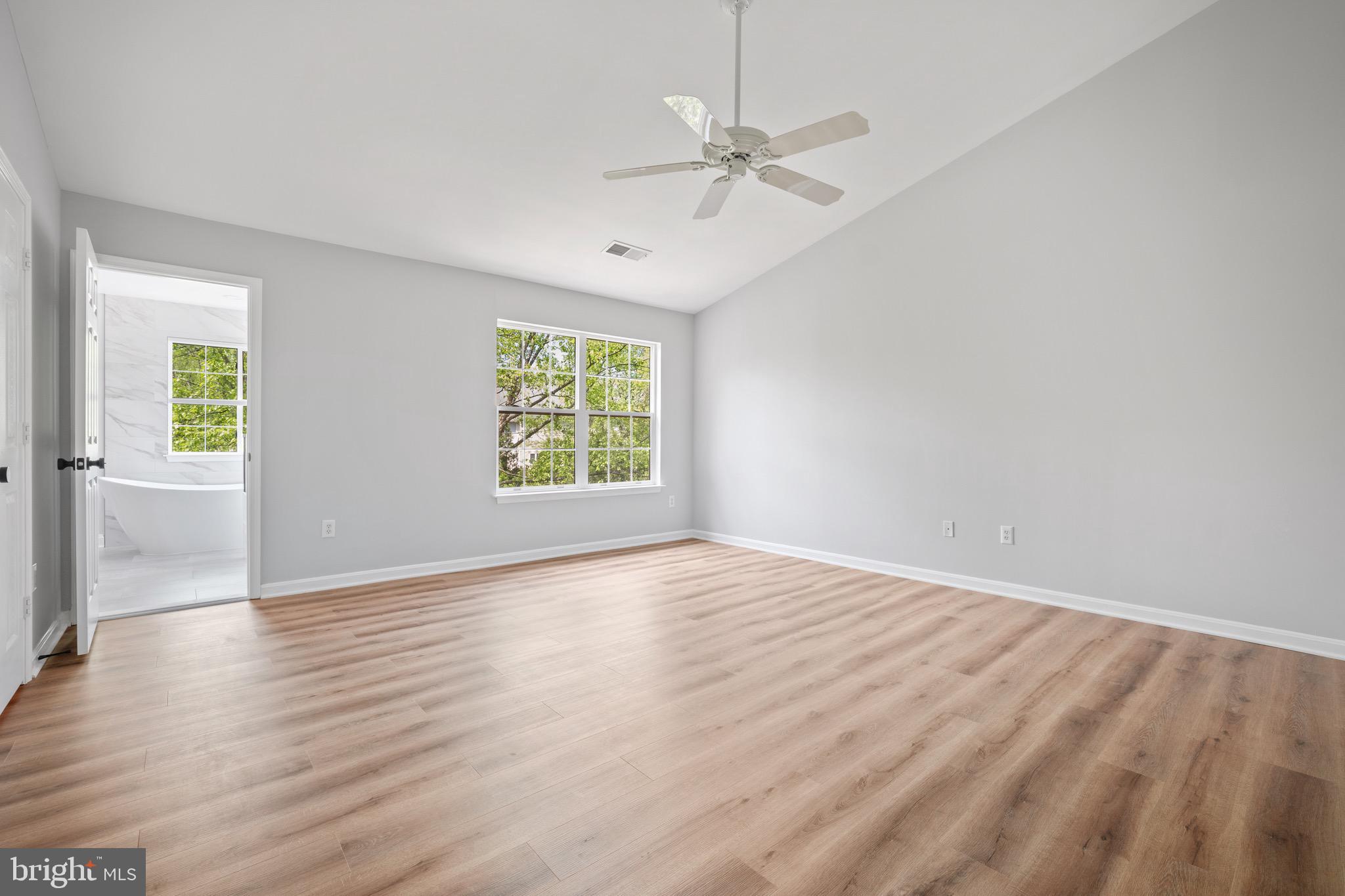 ISLAND CREEK - Residential