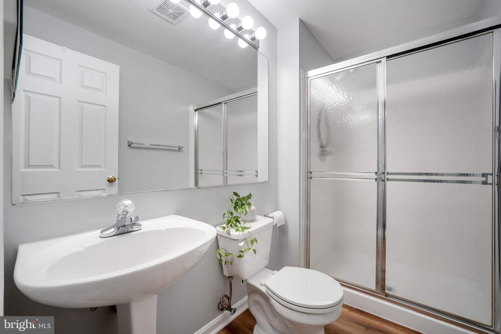 ISLAND CREEK - Residential