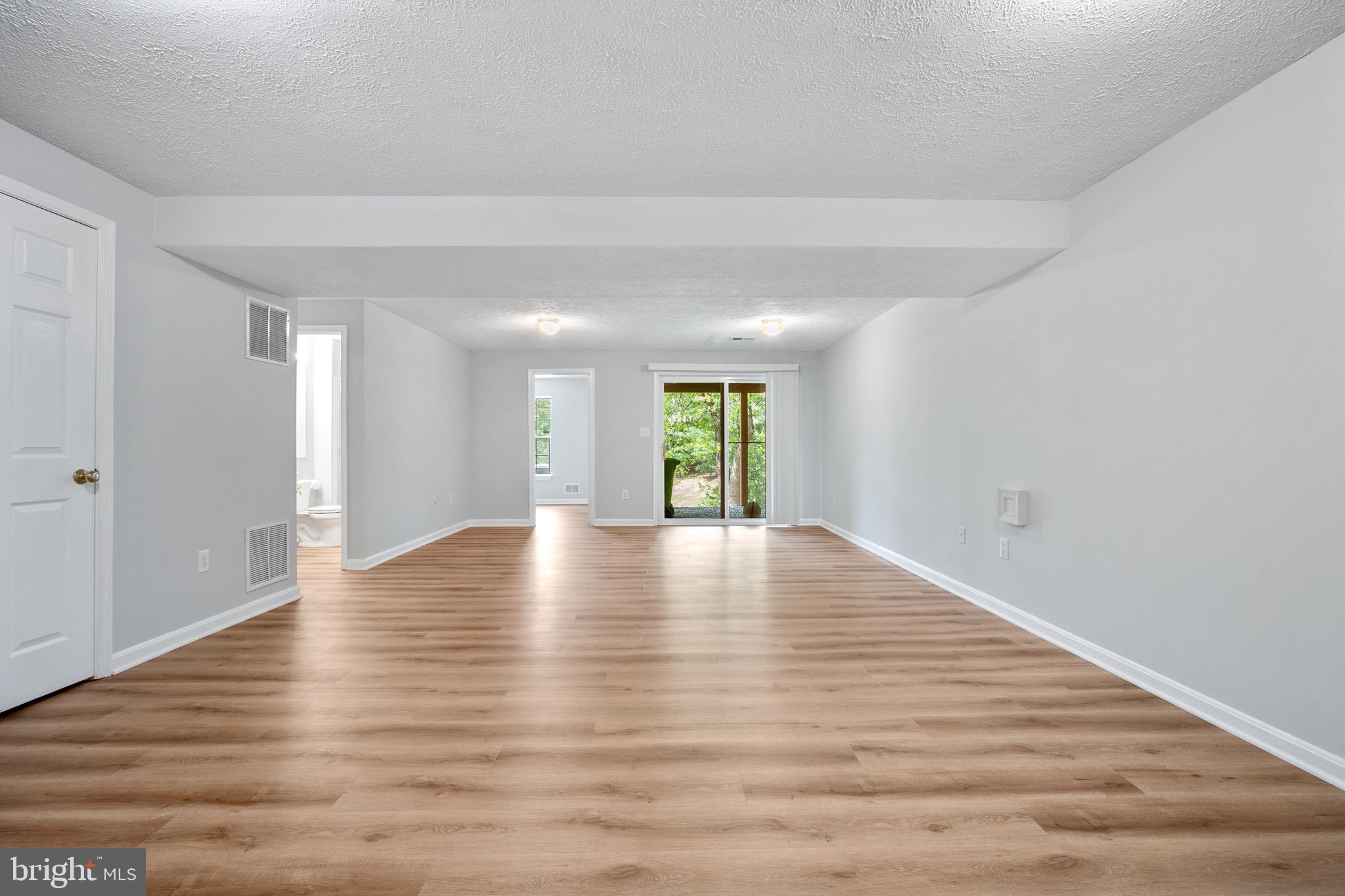 ISLAND CREEK - Residential