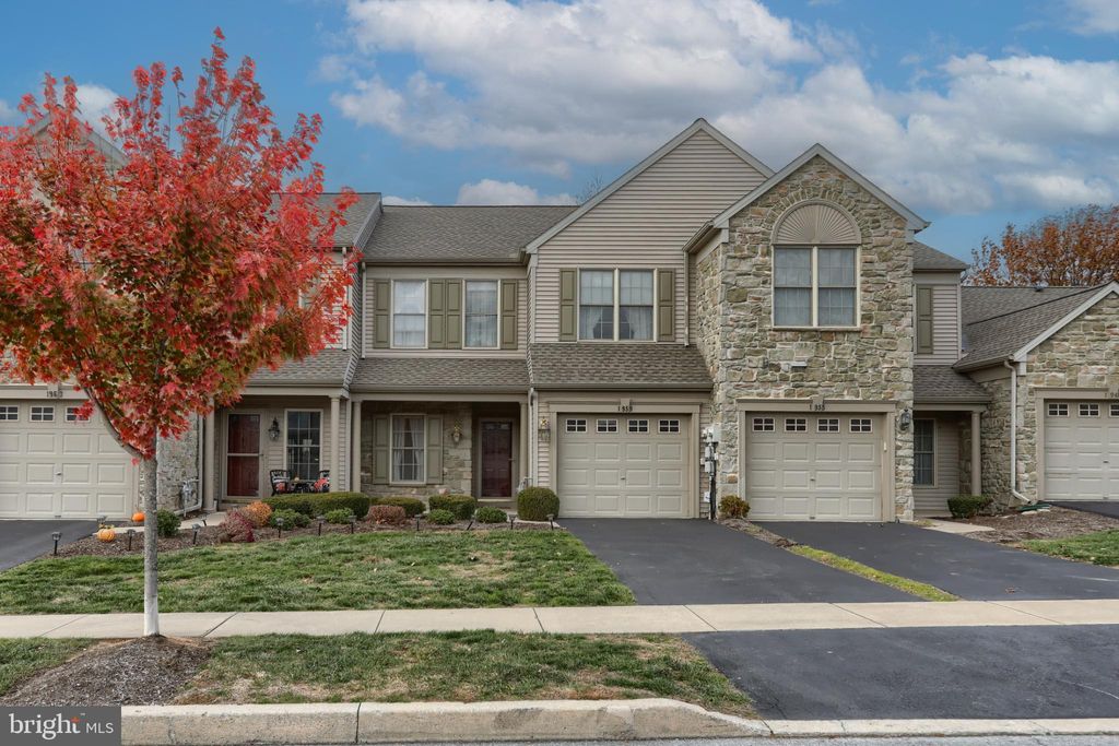 Photo of 1959 Deer Run Drive, HUMMELSTOWN, PA 17036 (MLS # PADA2051746)