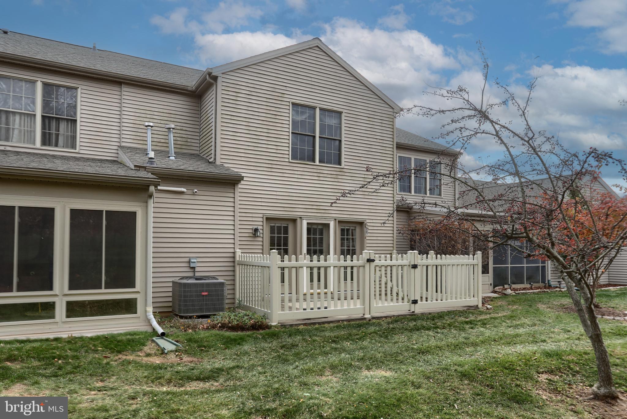 DEER RUN HUMMELSTOWN - Residential Lease