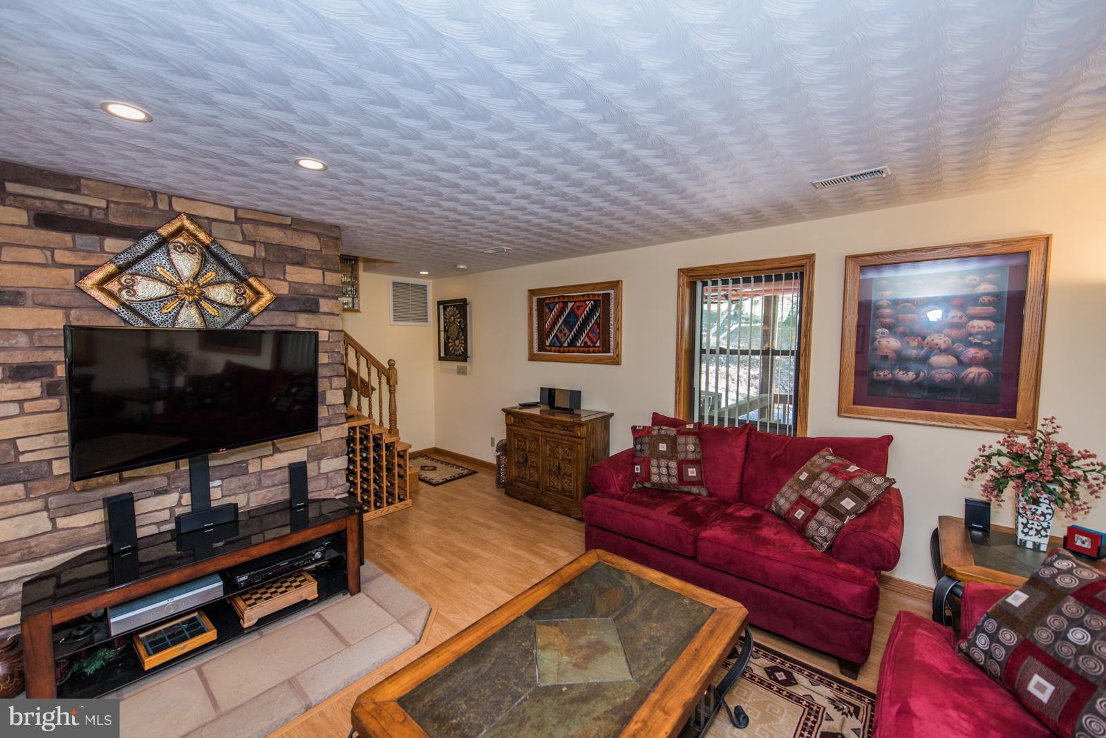 RIVER RIDGE - Residential