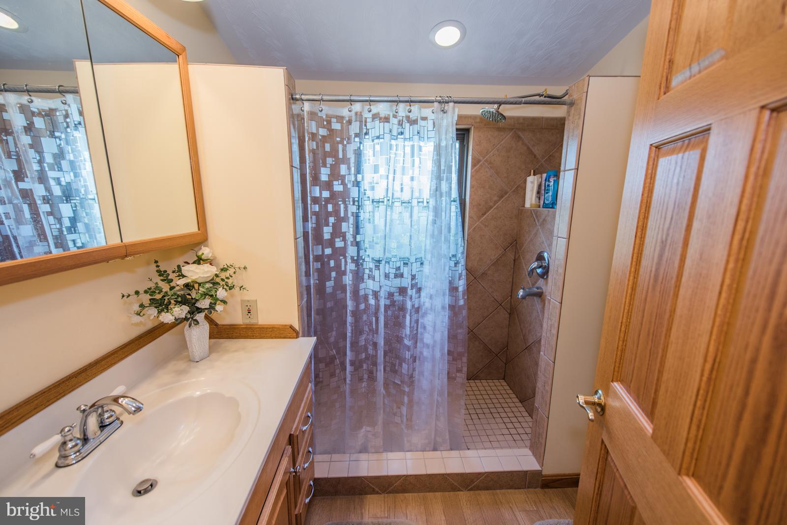 RIVER RIDGE - Residential