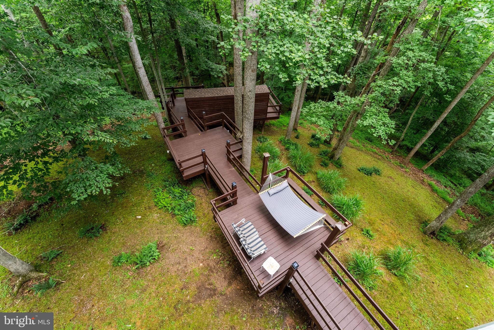 9914 CREST COURT