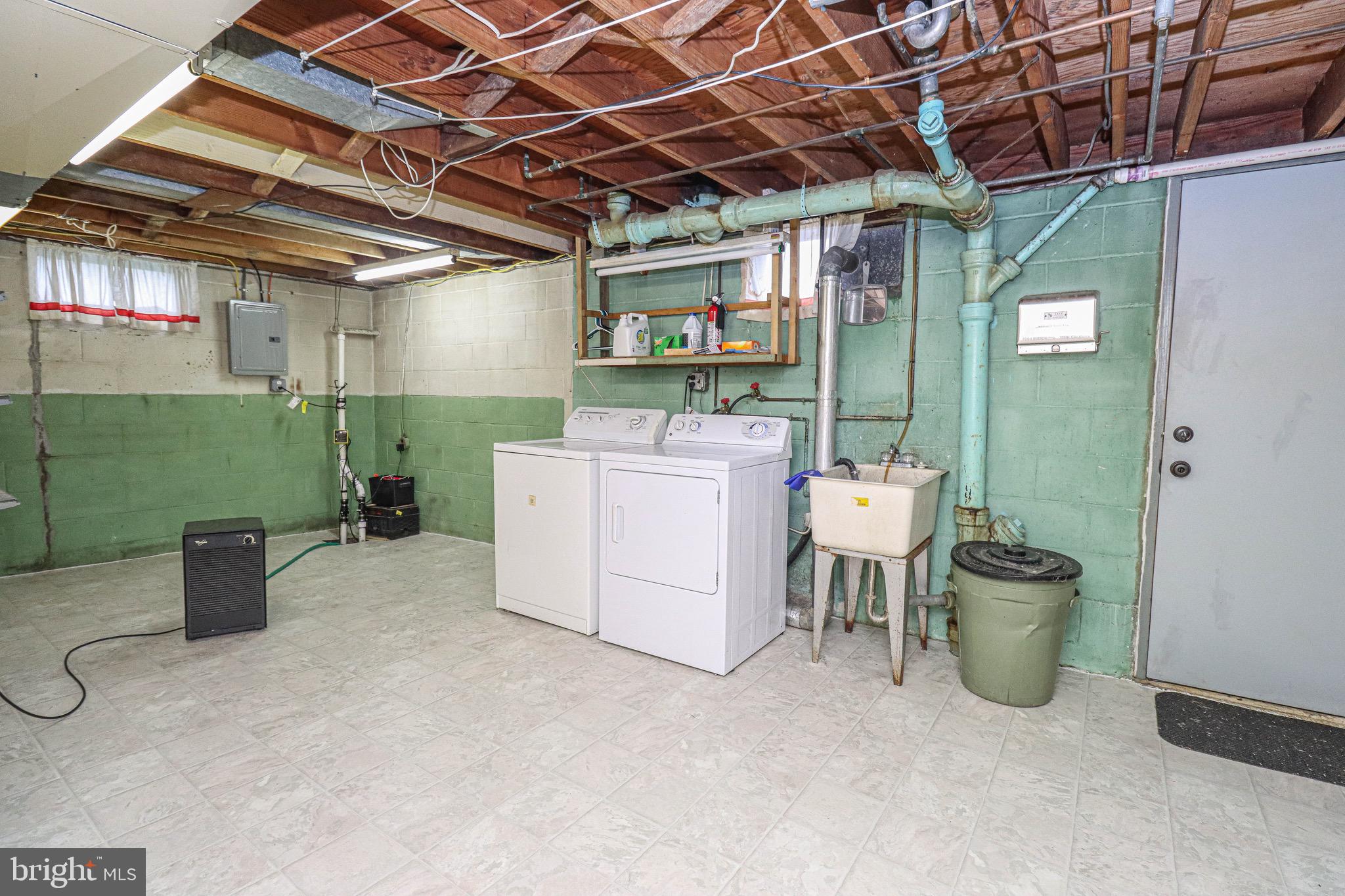 LONGCROSS HOMES - Residential