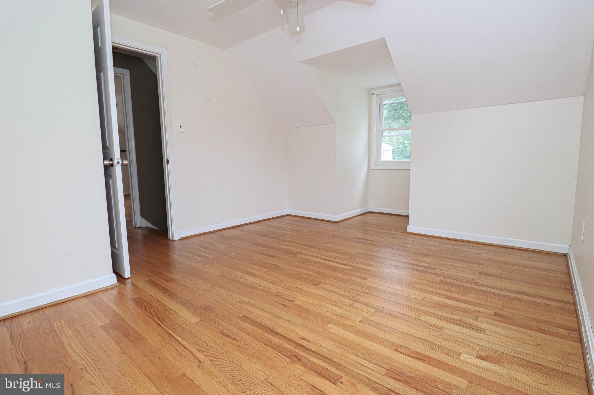 LONGCROSS HOMES - Residential