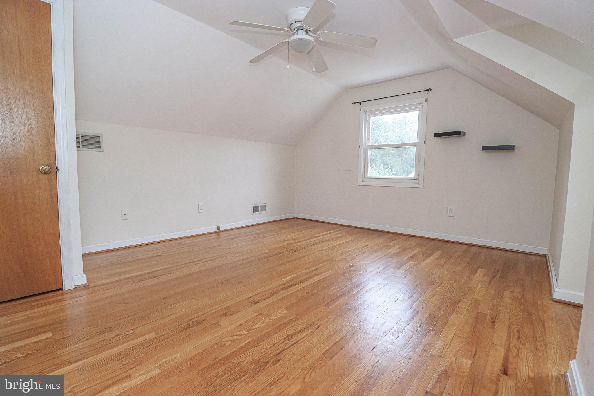 LONGCROSS HOMES - Residential