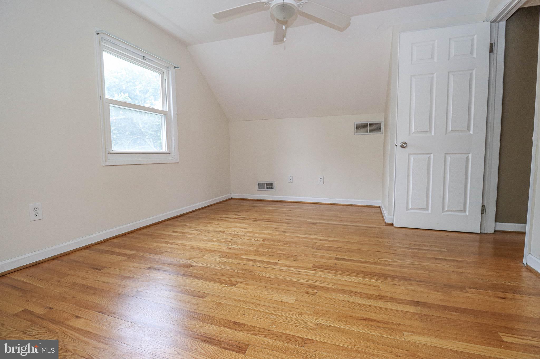 LONGCROSS HOMES - Residential