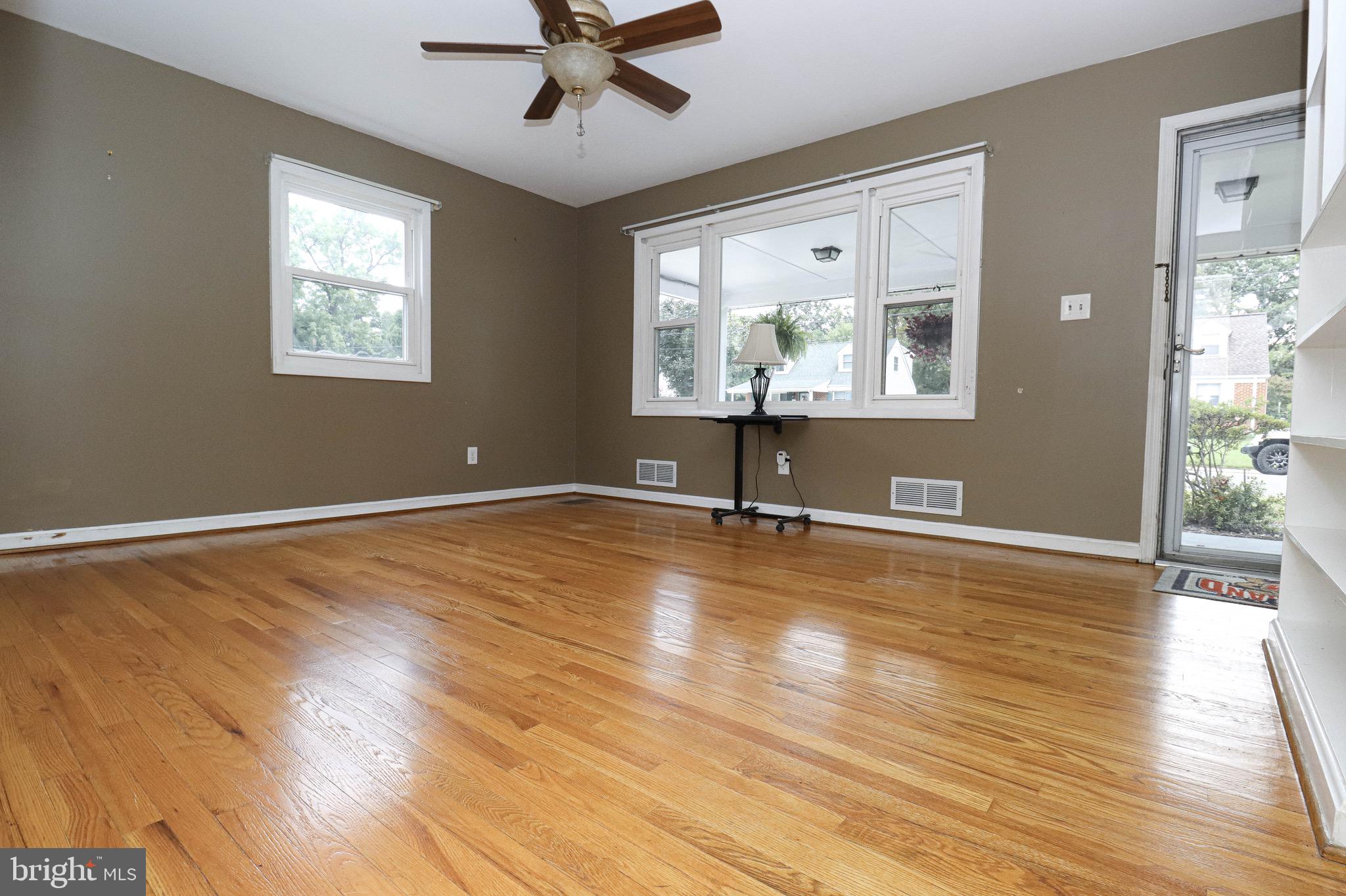 LONGCROSS HOMES - Residential