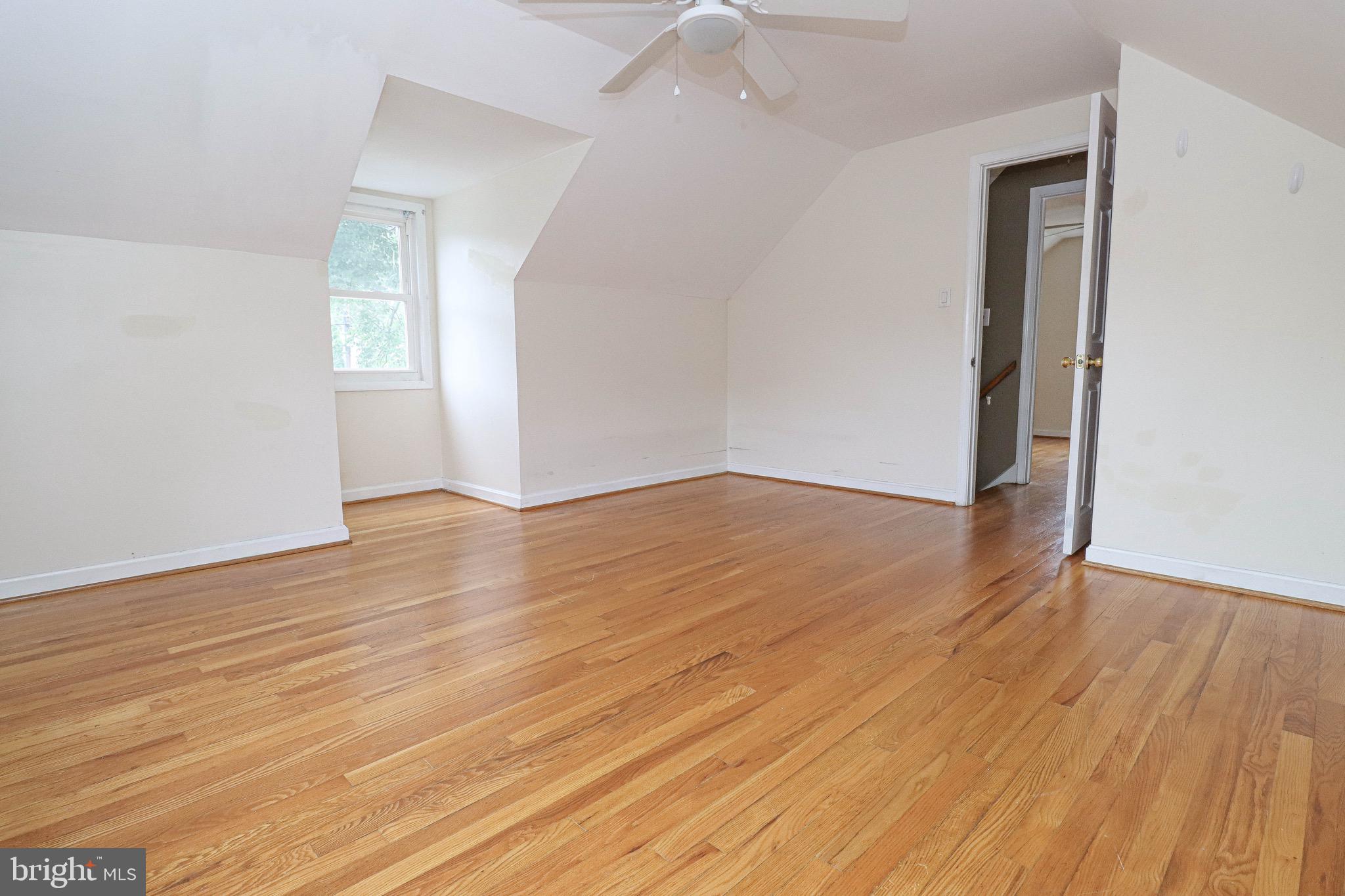 LONGCROSS HOMES - Residential