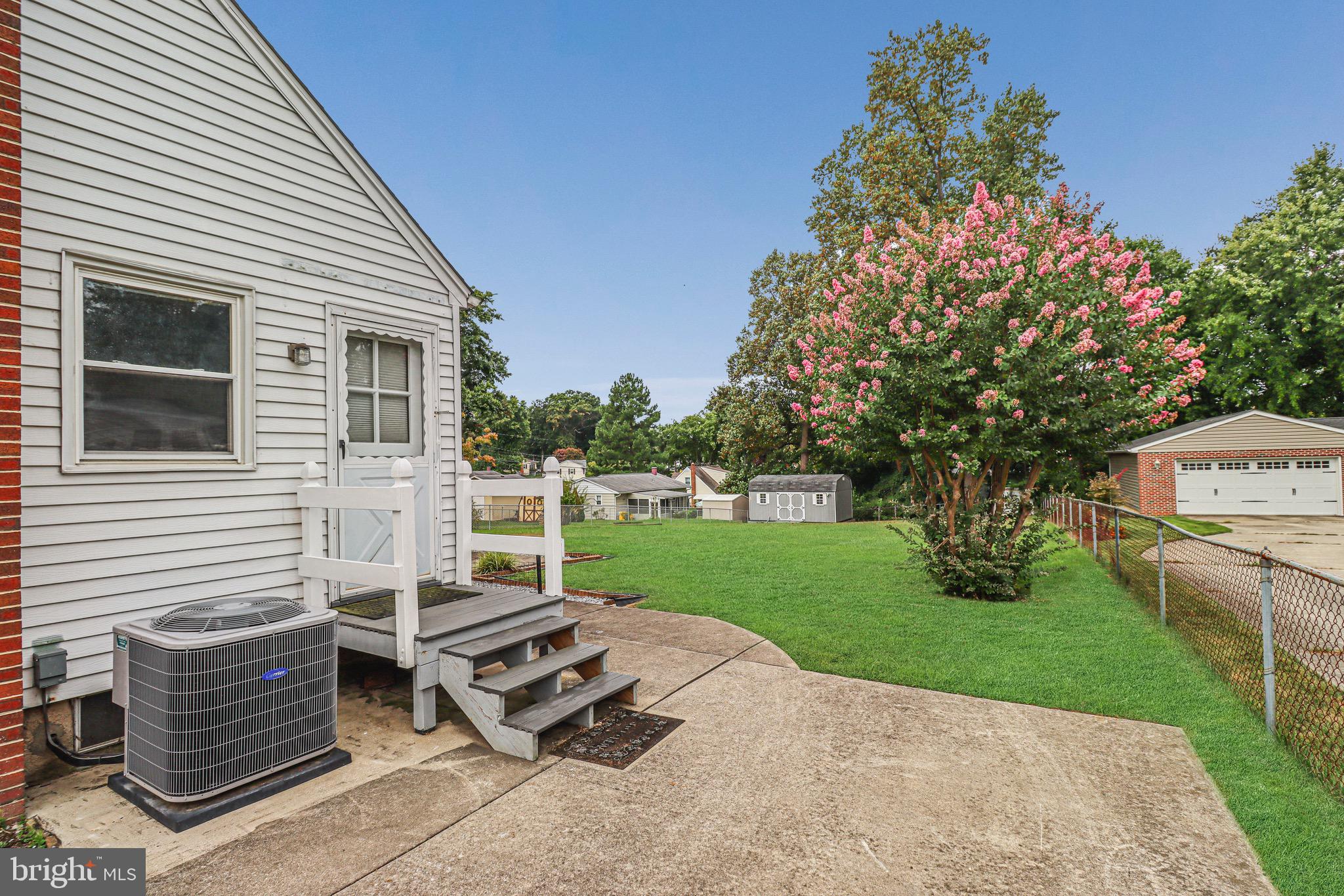 LONGCROSS HOMES - Residential