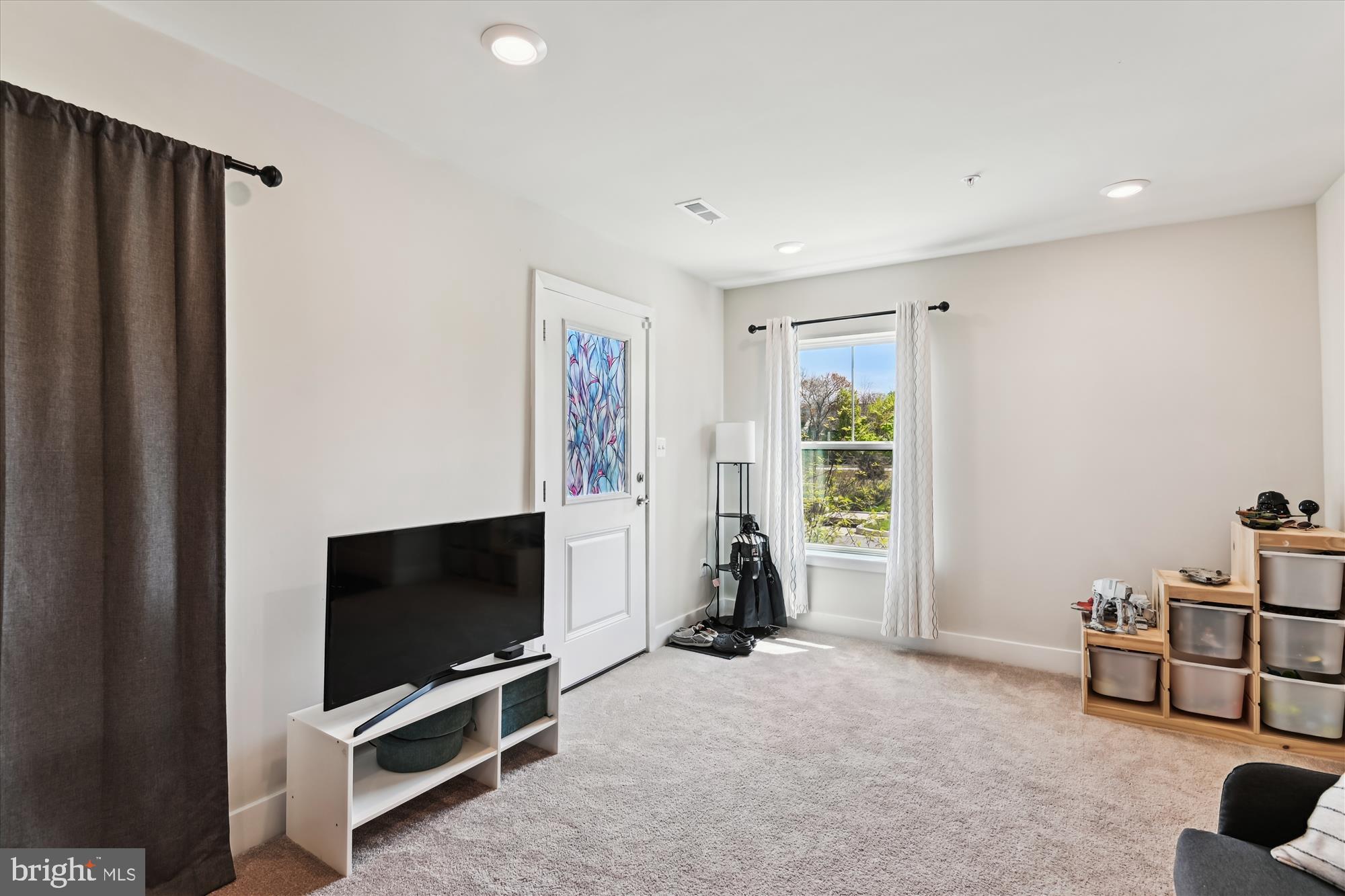663 CHALCEDONY LANE