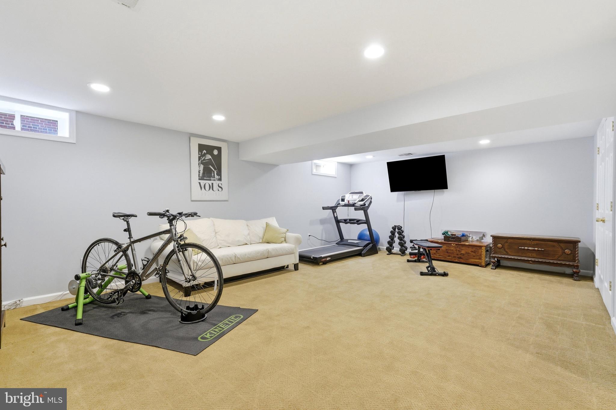PLYERS MILL ESTATES - Residential