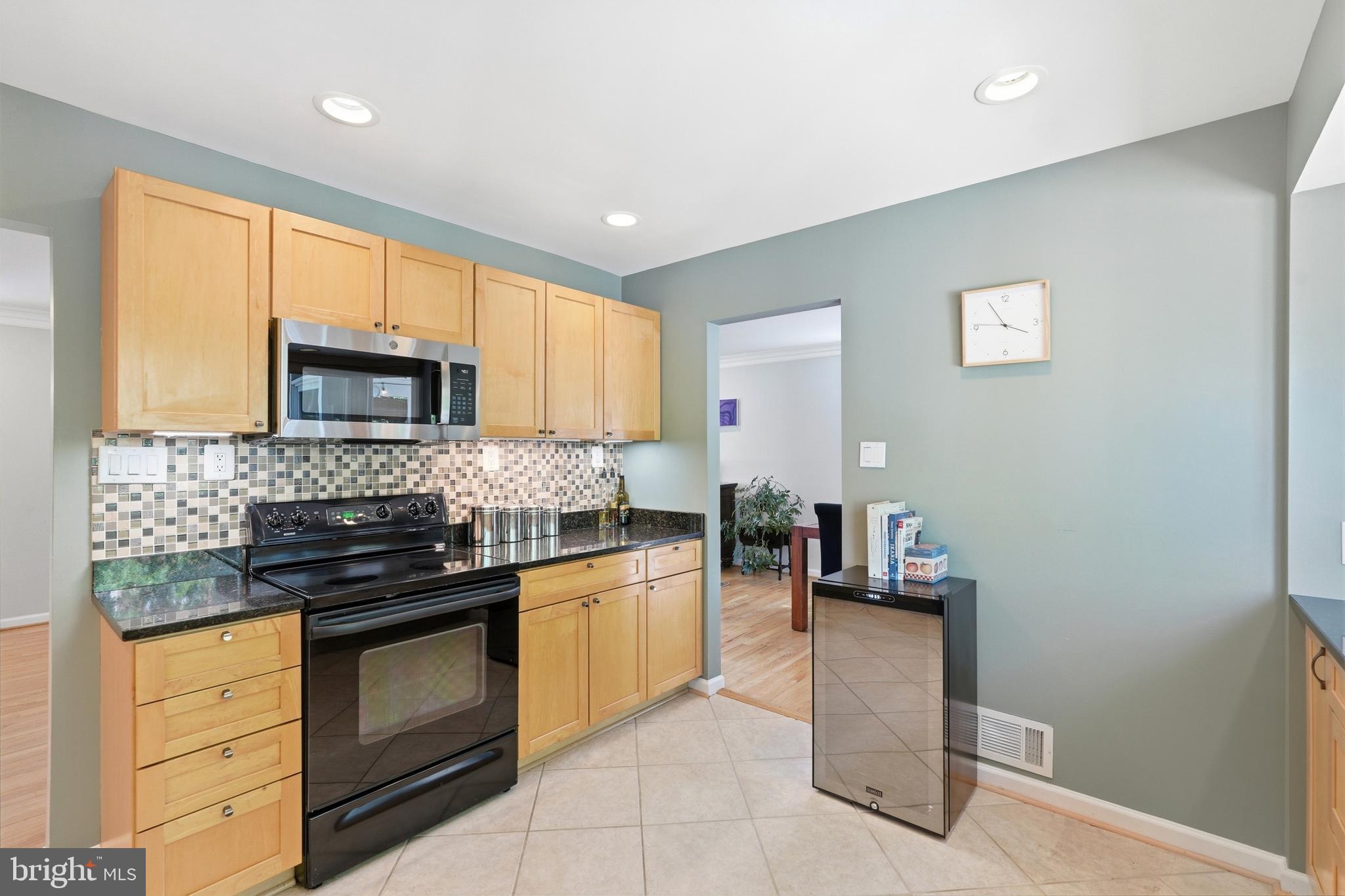 PLYERS MILL ESTATES - Residential