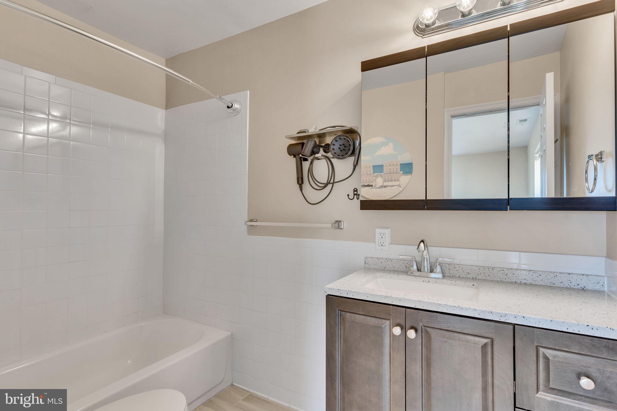 TUXEDO - Residential