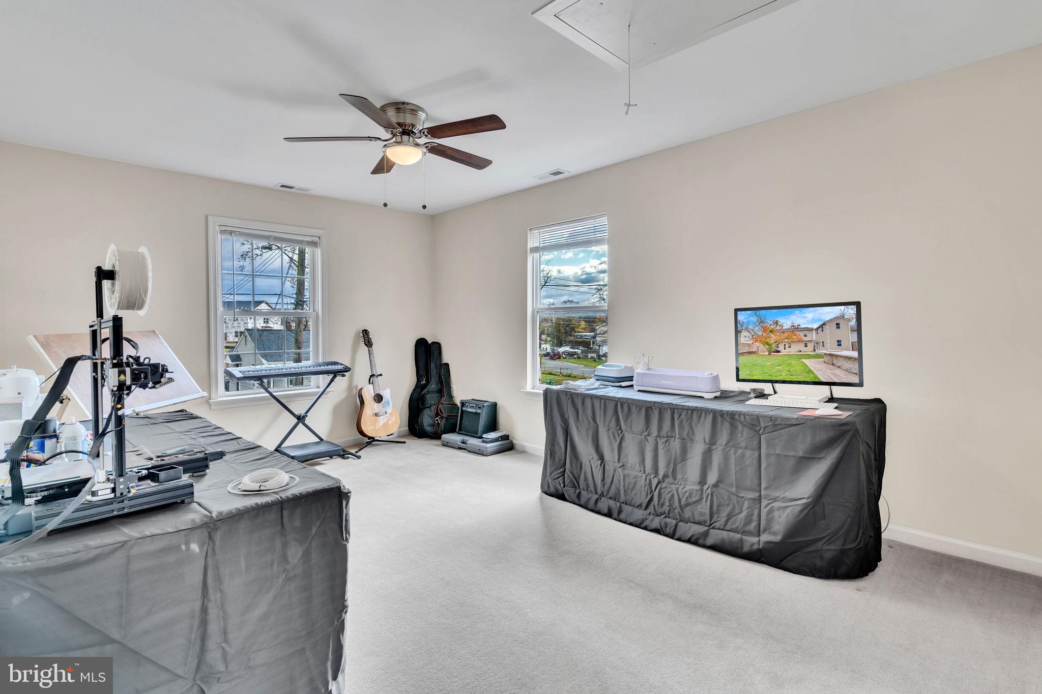 TUXEDO - Residential