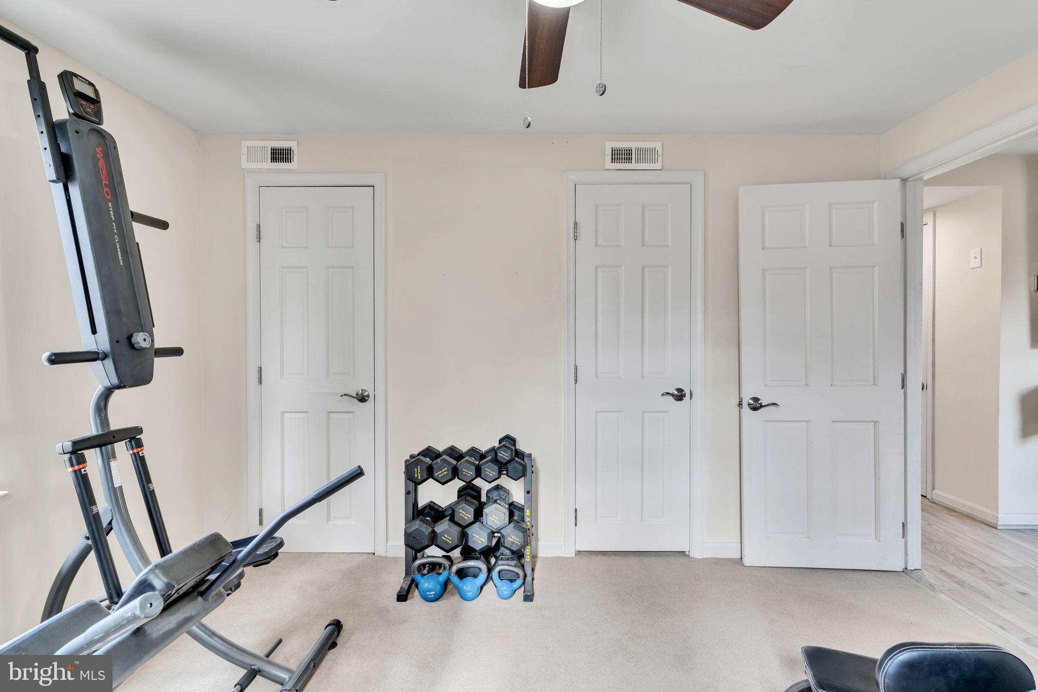 TUXEDO - Residential