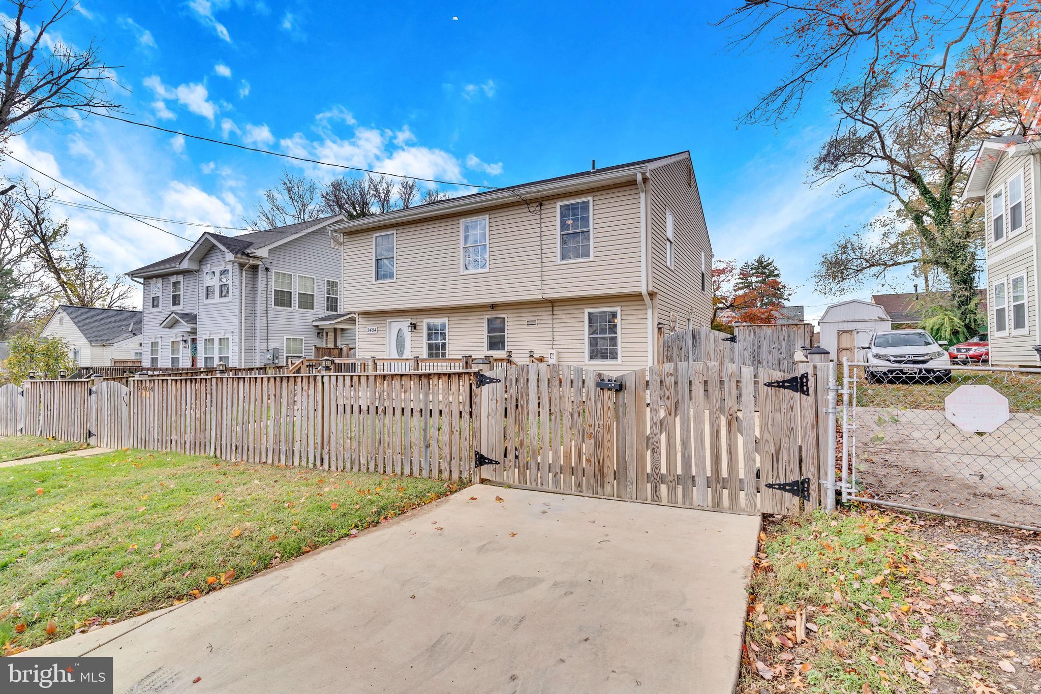 TUXEDO - Residential