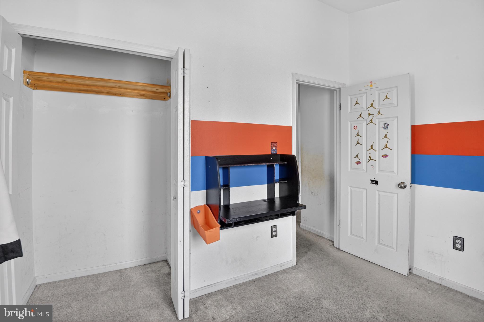 ENTERPRISE KNOLLS-PLAT F - Residential