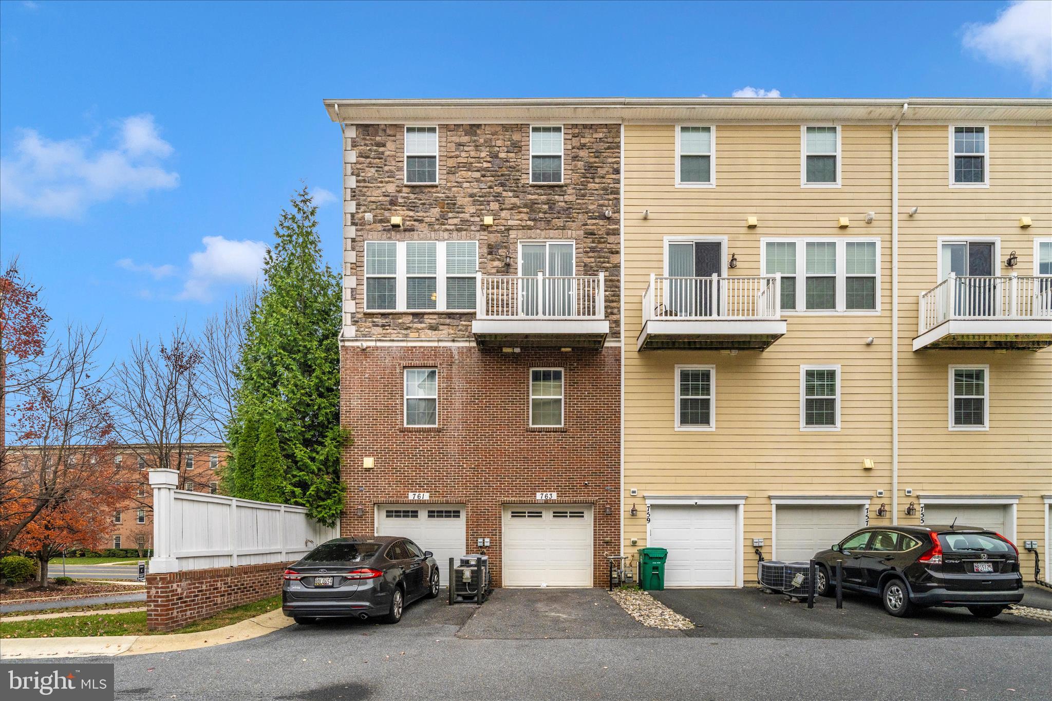 SUMMIT HALL RESERVE - Residential