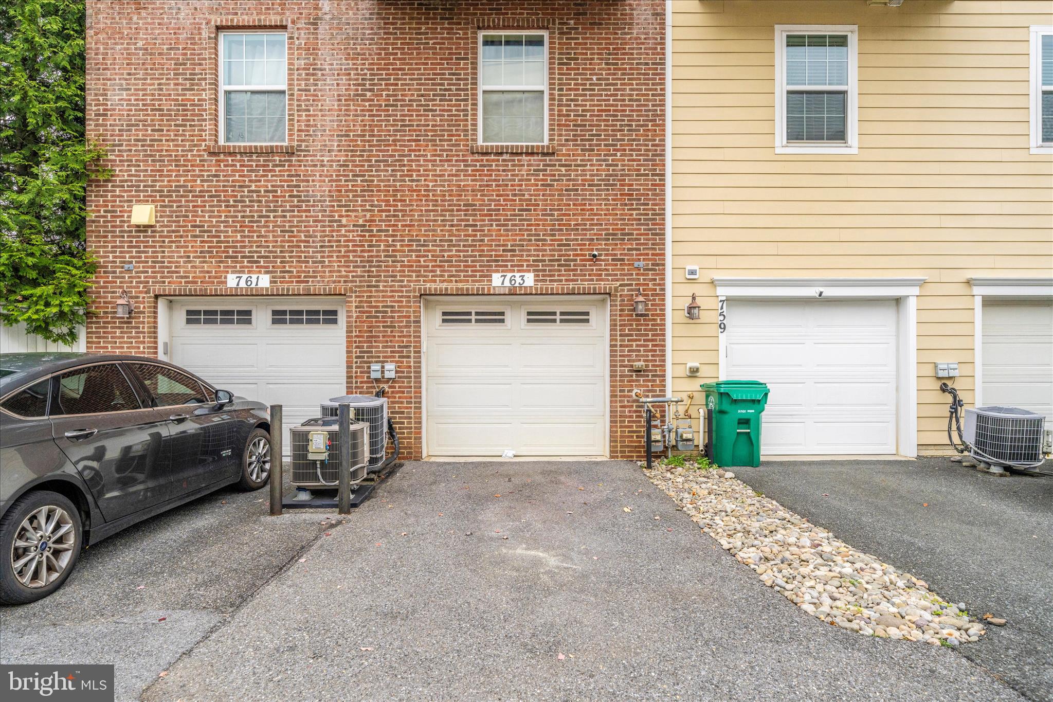 SUMMIT HALL RESERVE - Residential