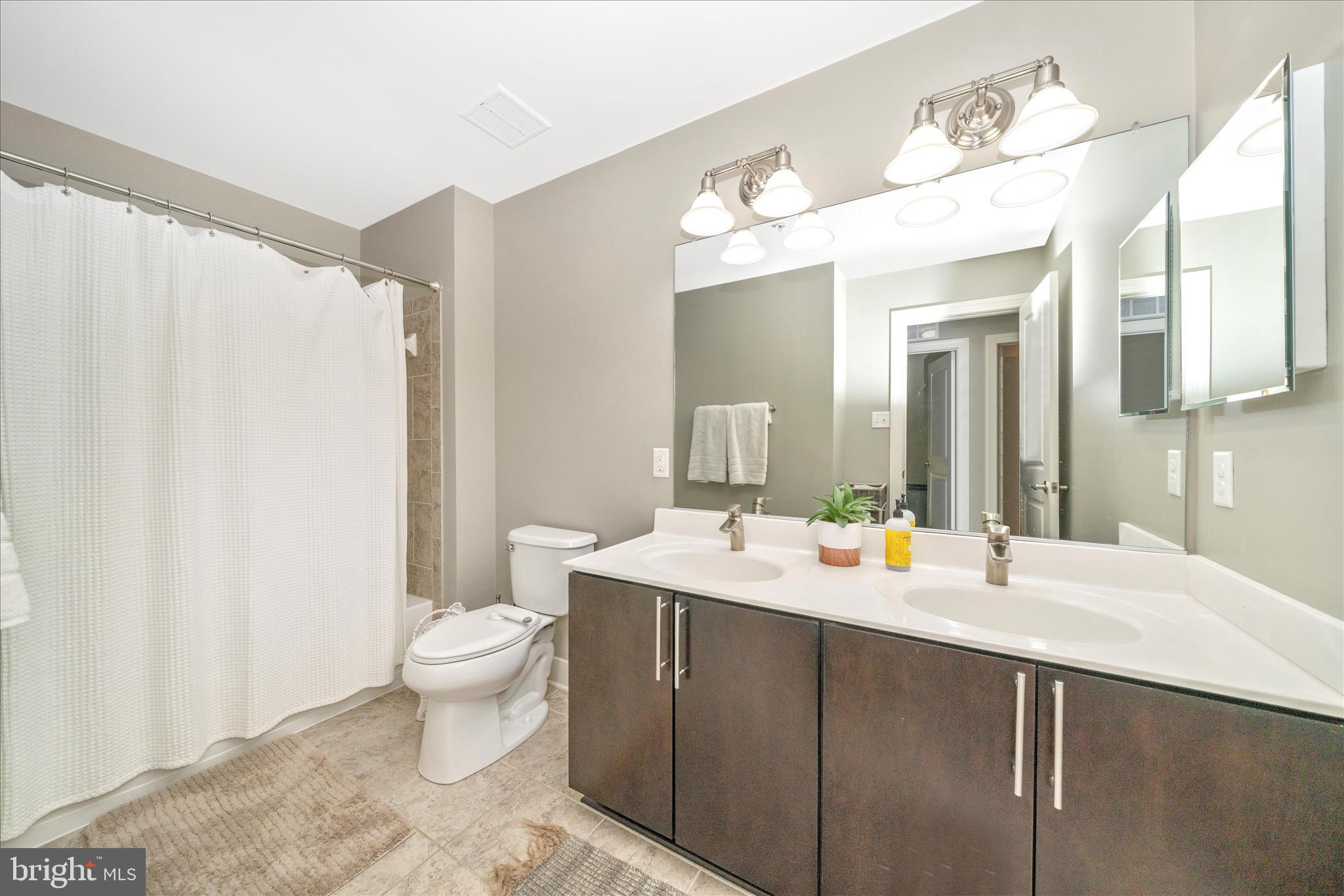 SUMMIT HALL RESERVE - Residential