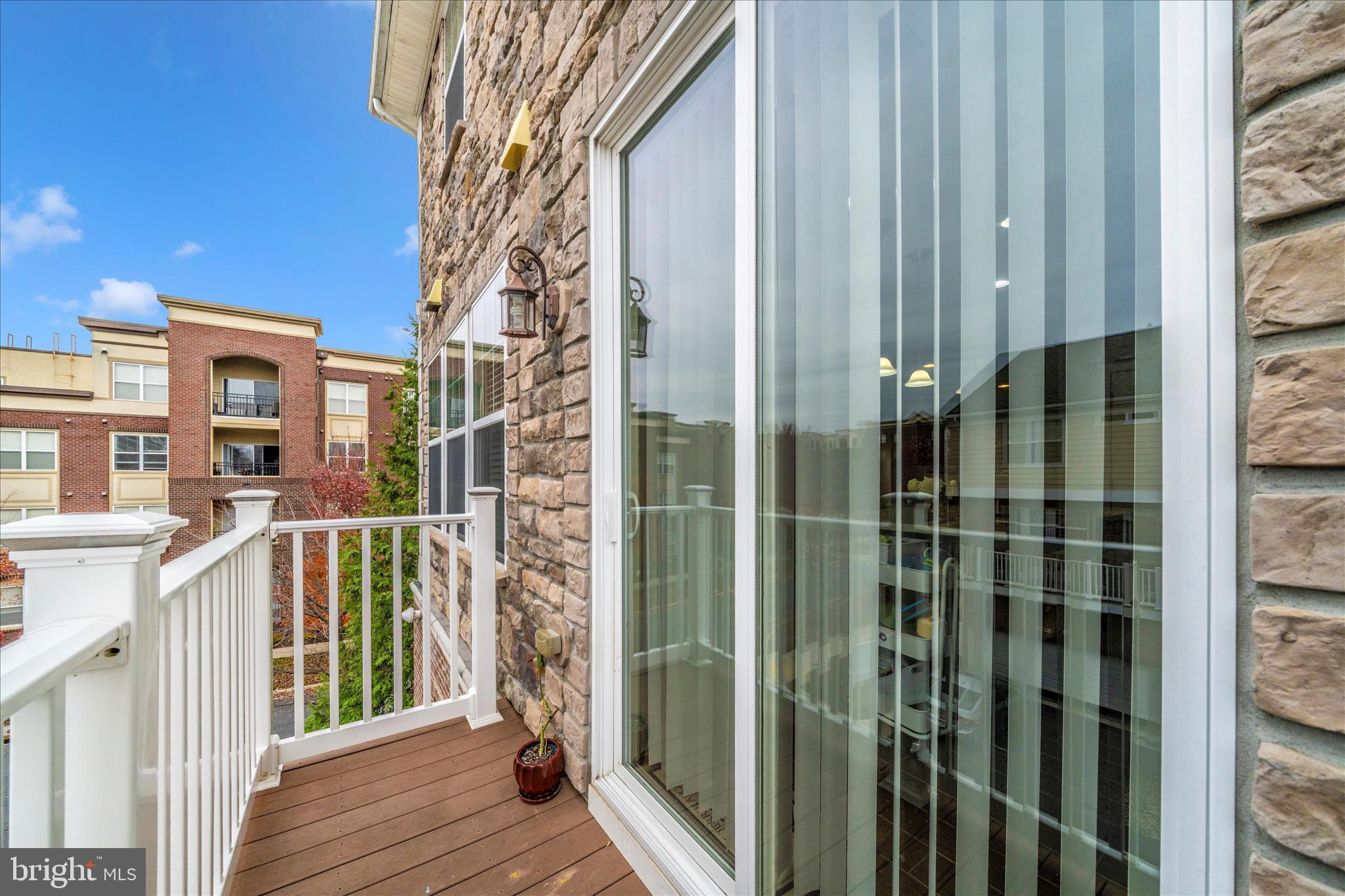 SUMMIT HALL RESERVE - Residential